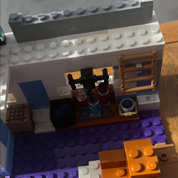 LEGO Minecraft Ice Castle Set - Picture 3 of 5